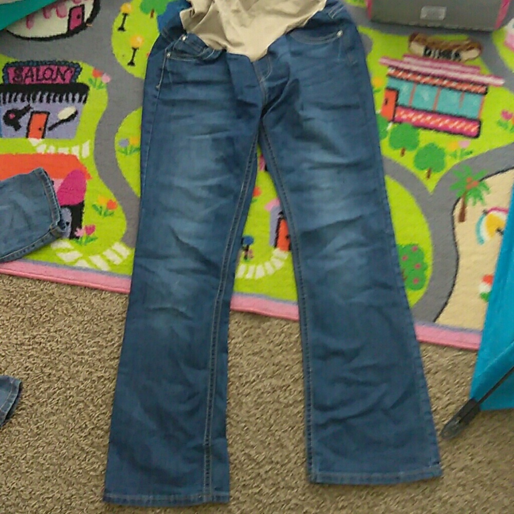 Maternity jeans from motherhood